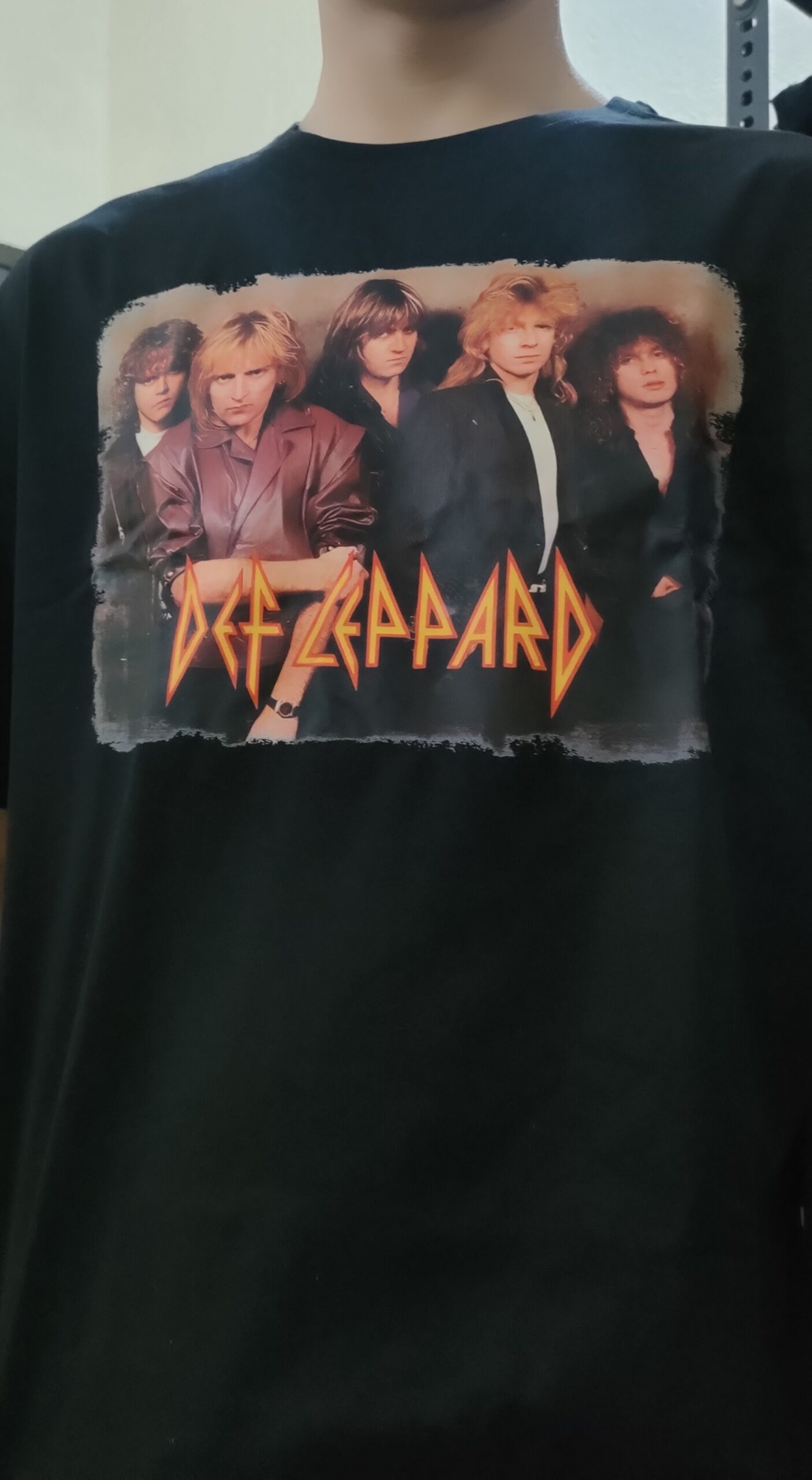 Click to view full screen def leopard oversized t shirt | band members photo