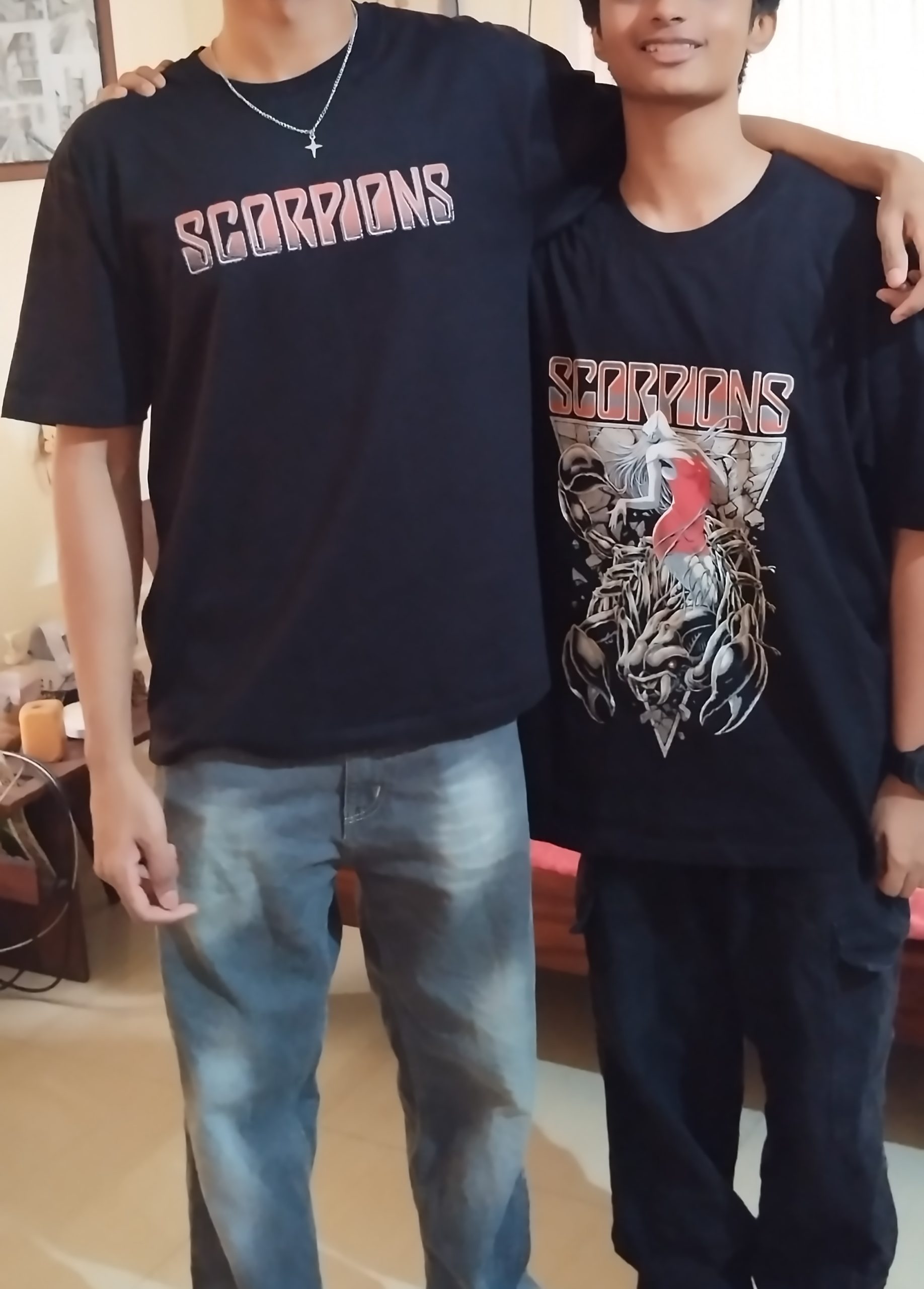 Click to view full screen scorpions oversized t shirt (both sides)